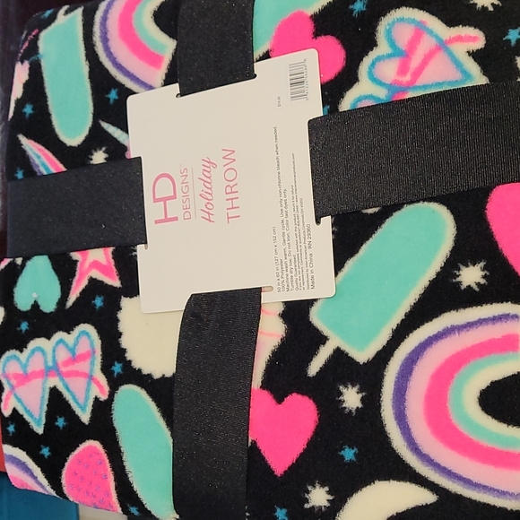 Throw - Picture 2 of 4